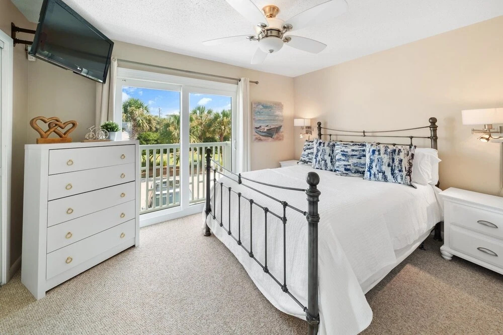 Sol And Sea 2 Bedroom Townhouse by RedAwning