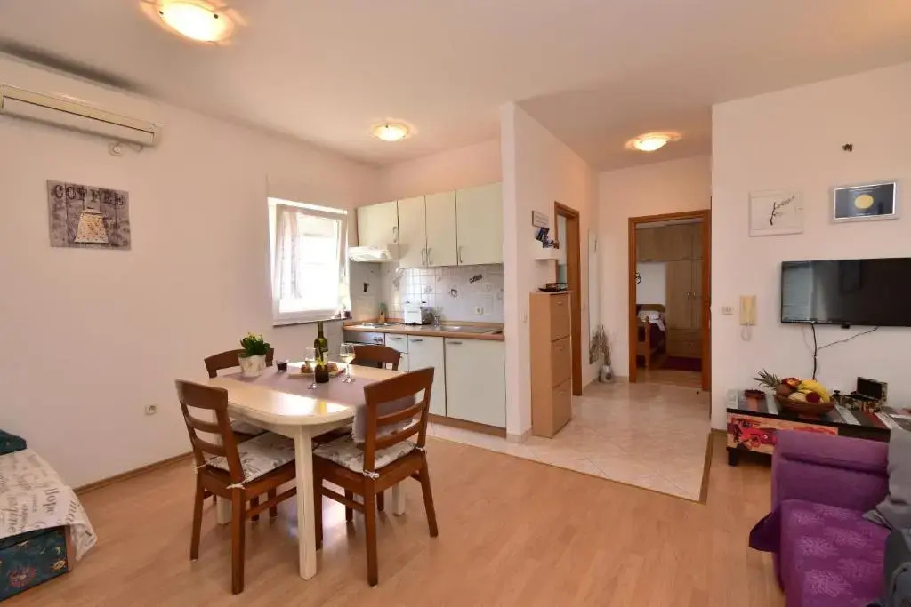 Apartments Lara