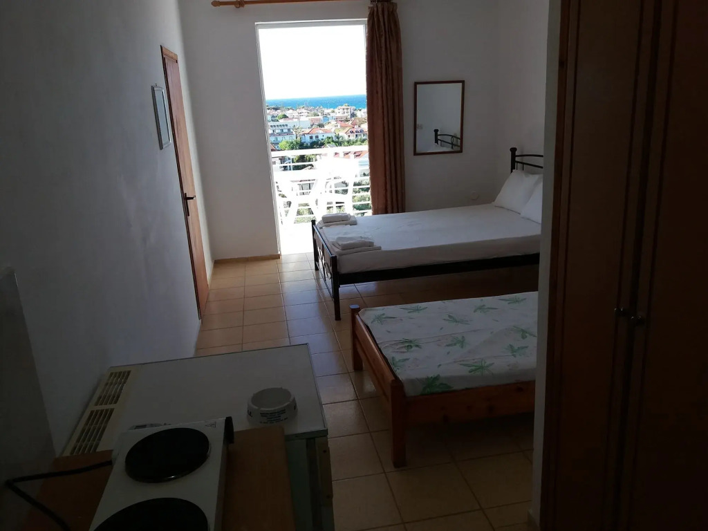 YANNA Studios & Apartments