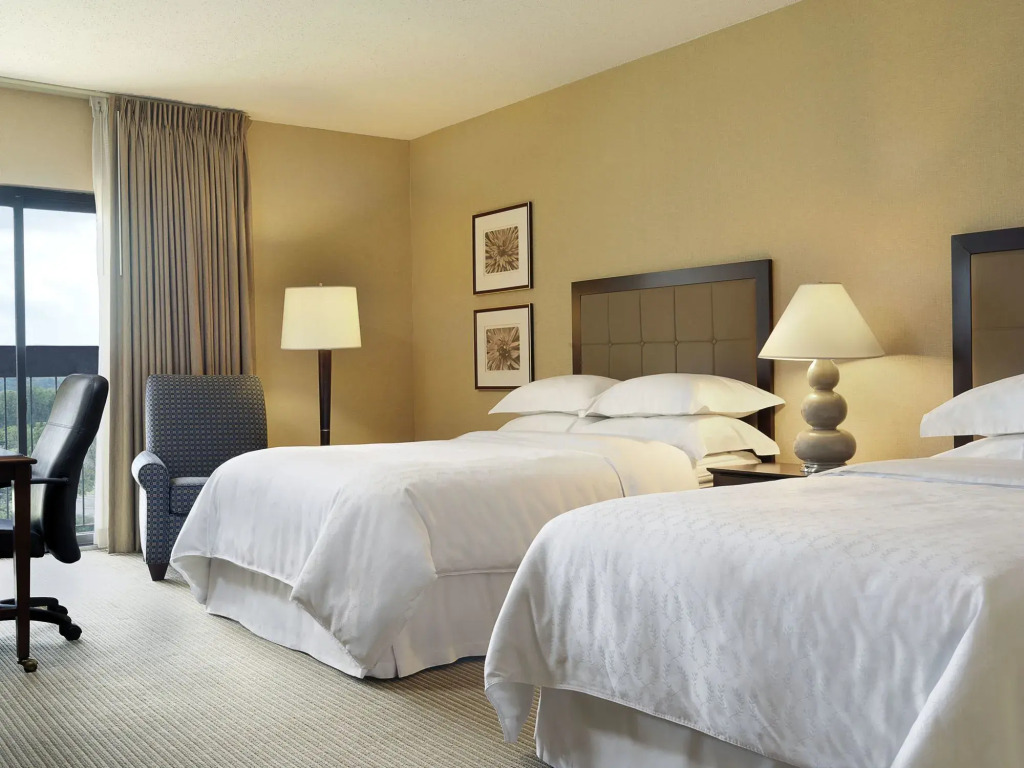 Sheraton Westport Chalet Hotel St. Louis