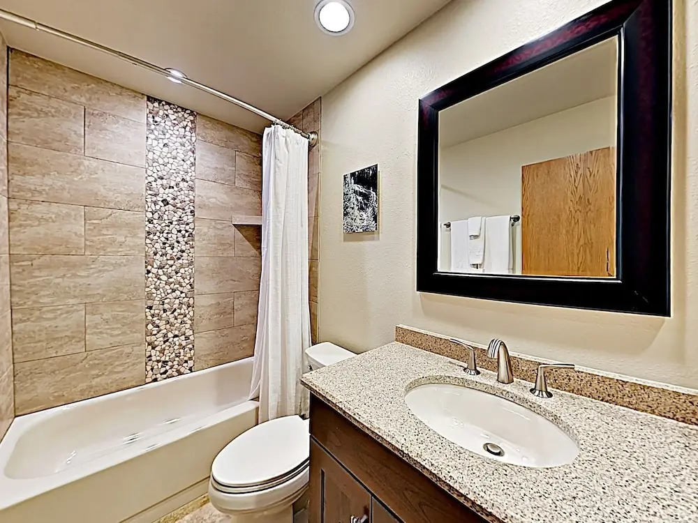 Benchmark #611 - 3 Br Condo