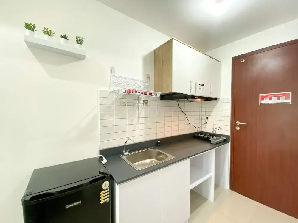 Comfy And Simply Look Studio Room Sayana Bekasi Apartment