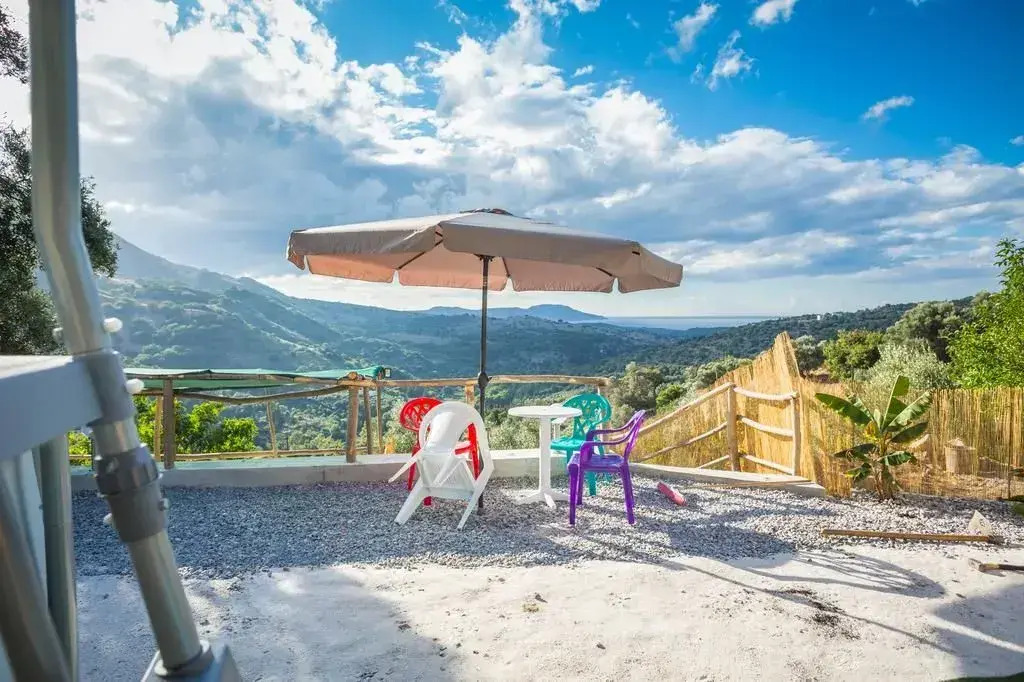 Thomas Hillside Retreat