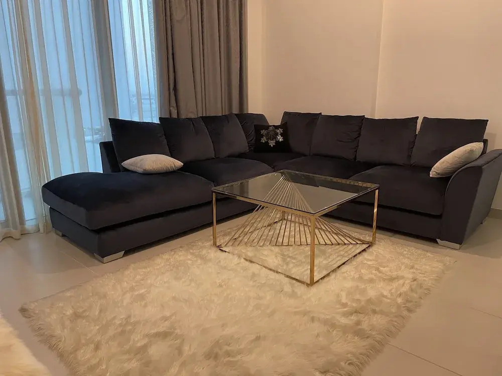 Luxurious and Spacious One-bedroom Apartment in the Heart of Dubai