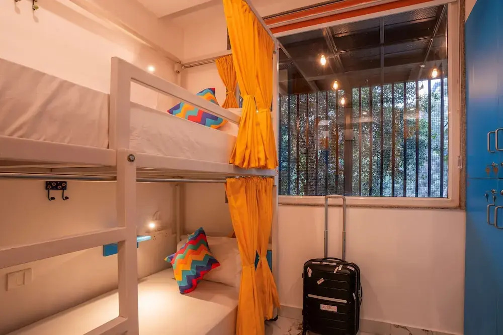 goSTOPS Gurugram, Baani Square PLUS - Private Rooms & Dorms