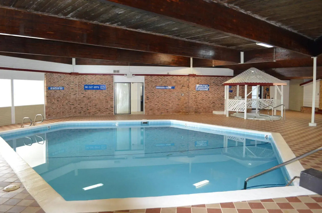 Econo Lodge Manistee