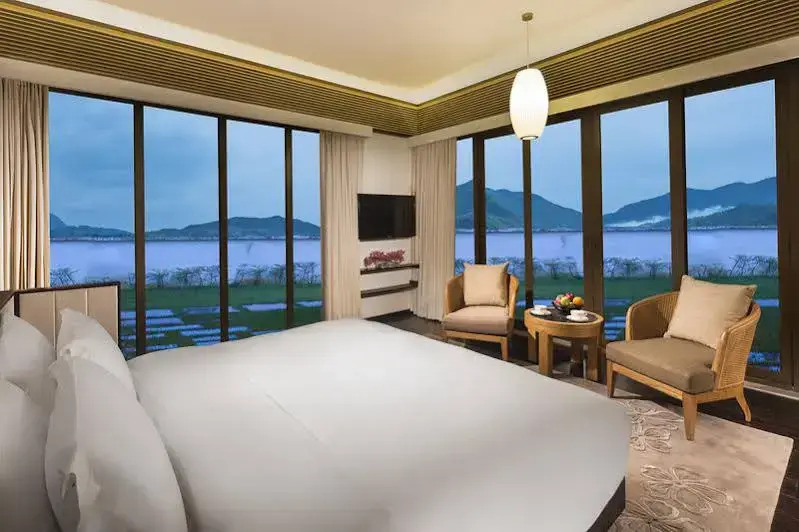 Banyan Tree Huangshan