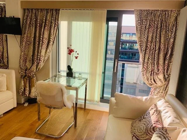 41 Millharbour by Crown Lawn