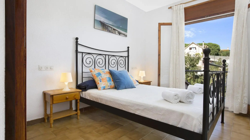Tensi in Blanes With 5 Bedrooms and 2 Bathrooms
