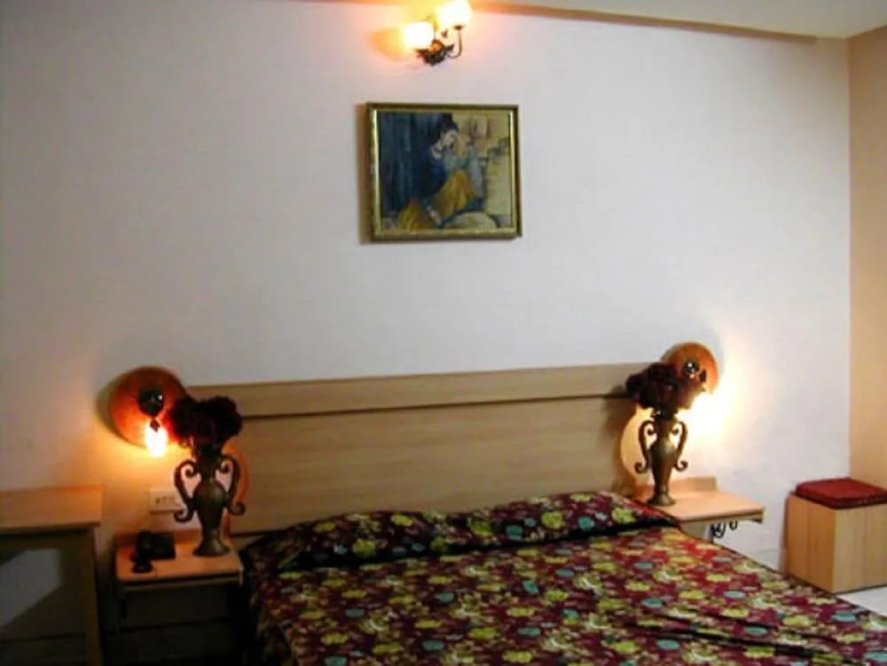 Hotel Pushpak International
