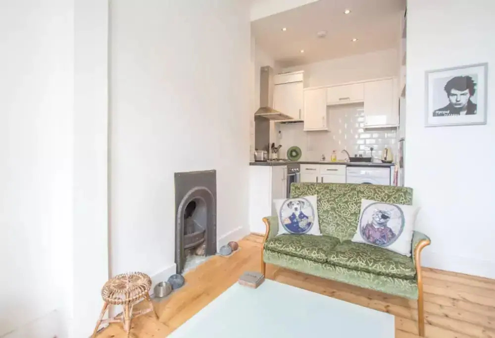 2 Bedroom Flat Near City Centre