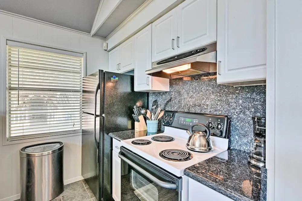 Cozy Galveston Beach House - Walk to the Gulf!