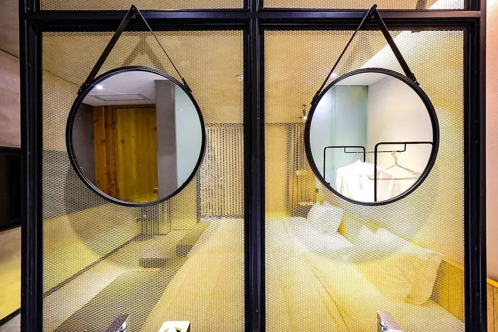 Zhangjiajie Yu Realm Hotel - Ancient Charm - Modern Luxury - Your Perfect Journey - A single pick-up or drop-off
