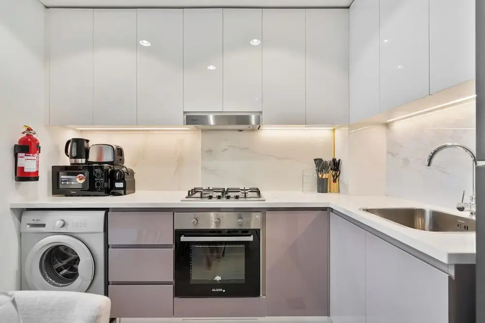 PVH - Chic 1BR - Azizi Riviera 37