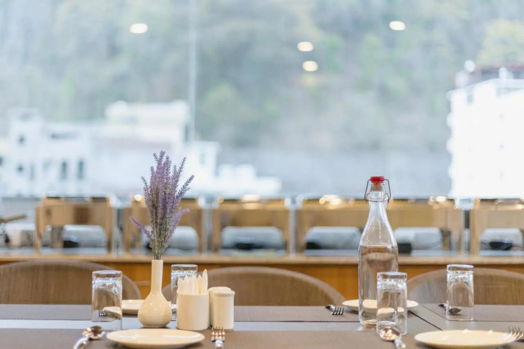 Stone Wood Hotel, Rishikesh
