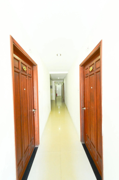 Golden River Hotel