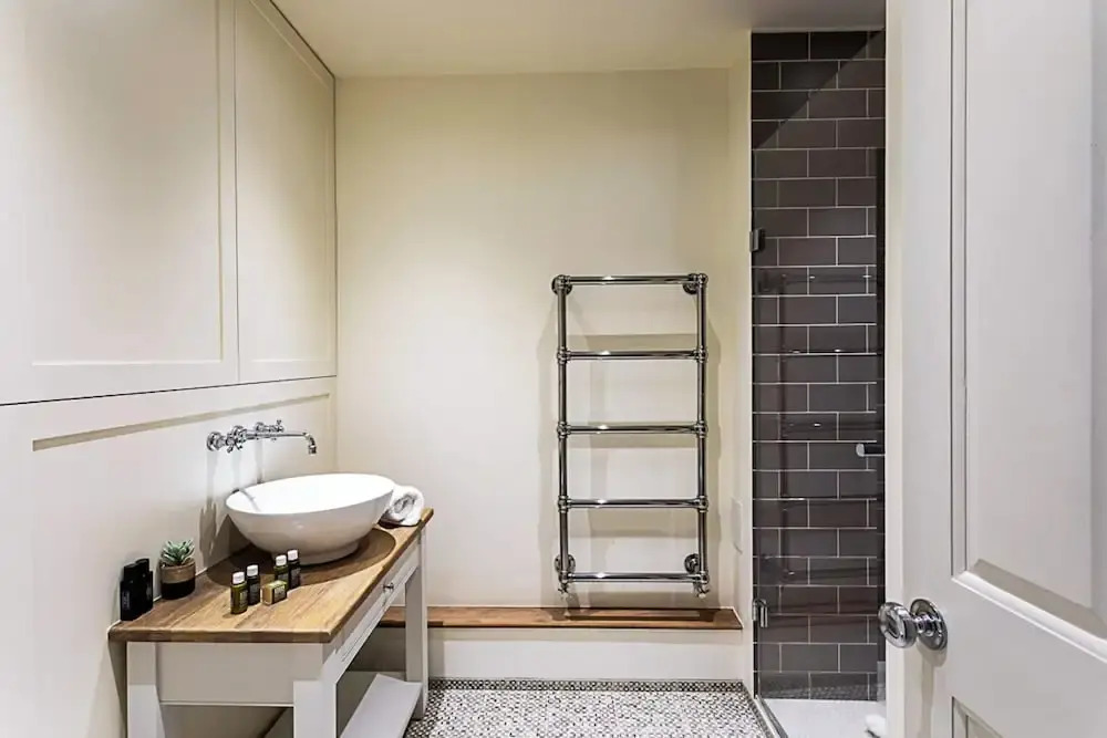 Fulham Serenity: Your Charming 2-bed Retreat