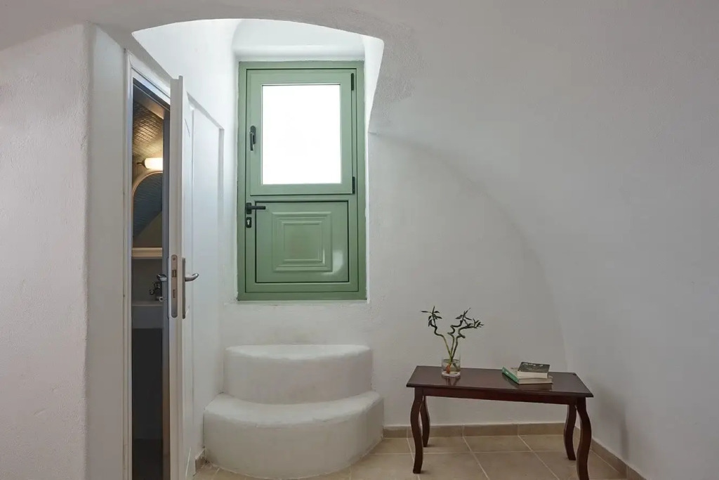 Ayoba Santorini