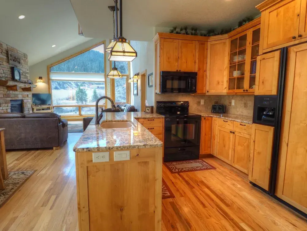Rambling River - 4 Br Townhouse