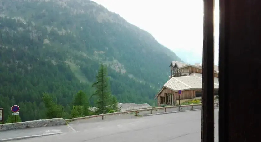 B&B Isola 2000