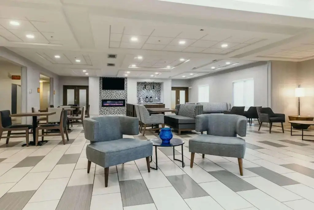 Howard Johnson by Wyndham Bole Plaza Chengwu