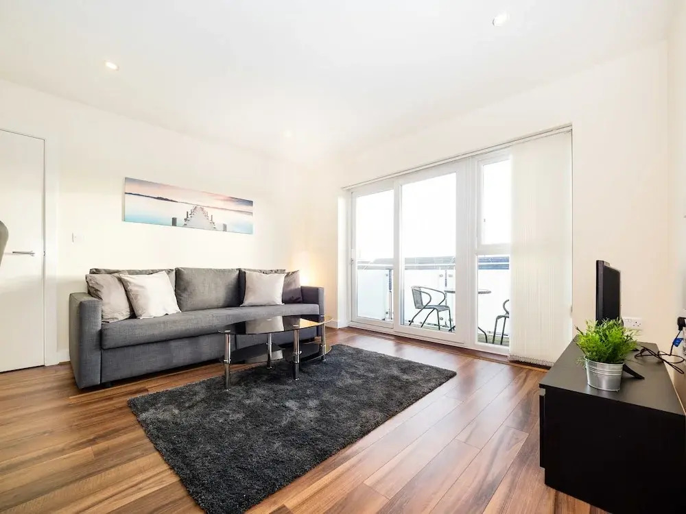 Deluxe Kennet Island Apartment