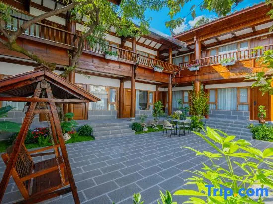 Man   Xiang    Cloud Retreat: Chinese-Themed Cinema Suites with Scenic Views