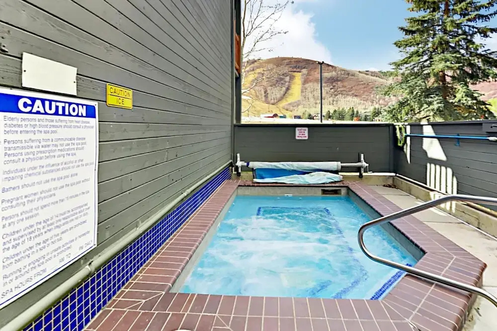 Powder Pointe W/ Hot Tub - Walk To Lifts! 1 Bedroom Condo