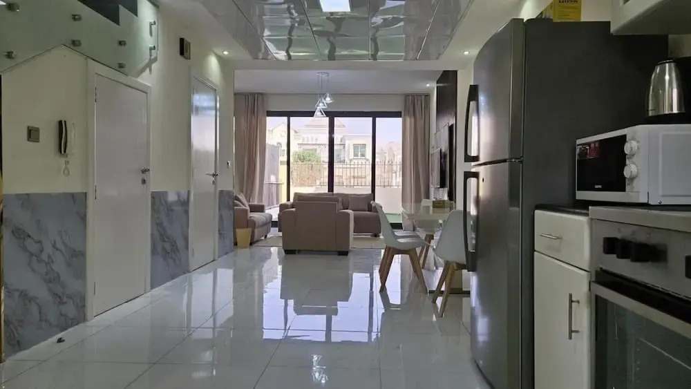Elegant 2-Bed Villa Hall, G1