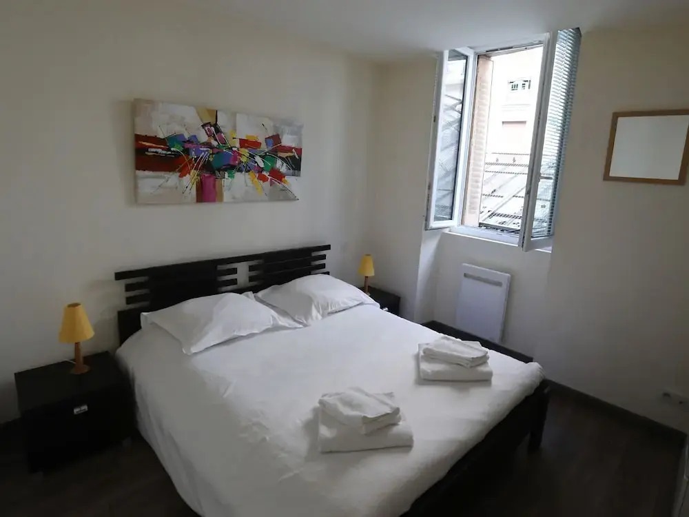 1bd Apartment Right Downtown