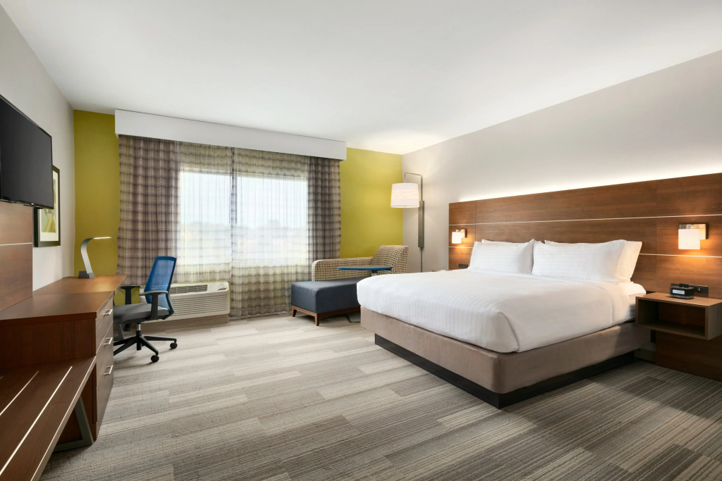 Holiday Inn Express & Suites Salisbury by IHG