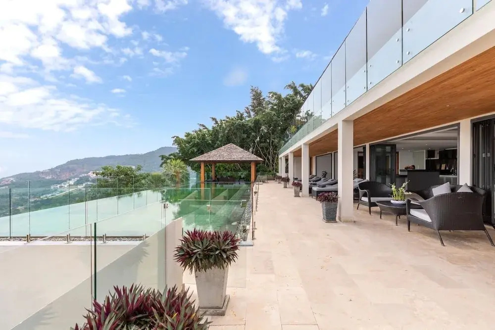 Villa Firefly