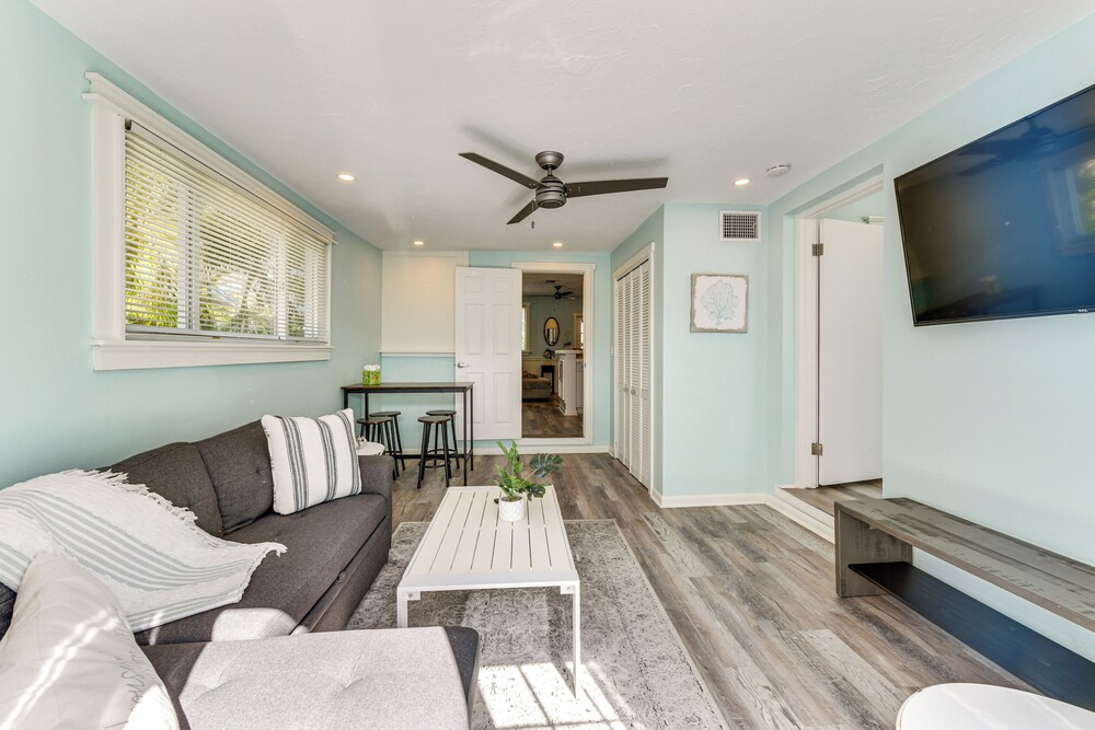 'vintage Mermaid Cottage' 4 Mi to Siesta Key Beach