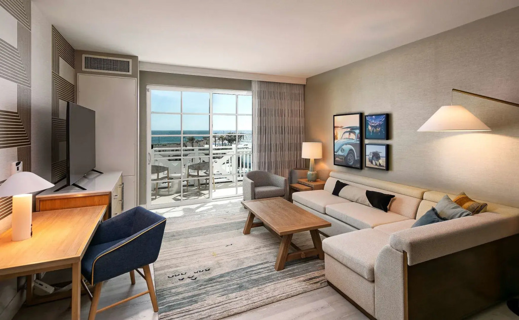 Inn at the Pier Pismo Beach, Curio Collection by Hilton