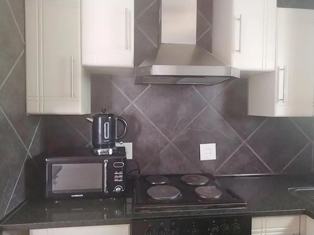 A Homely 2-bed Apartment in West Acres