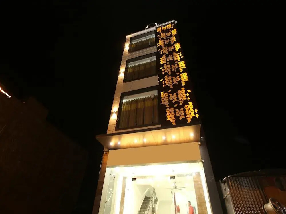 Oyo 35930 Tricity Hotel Premia