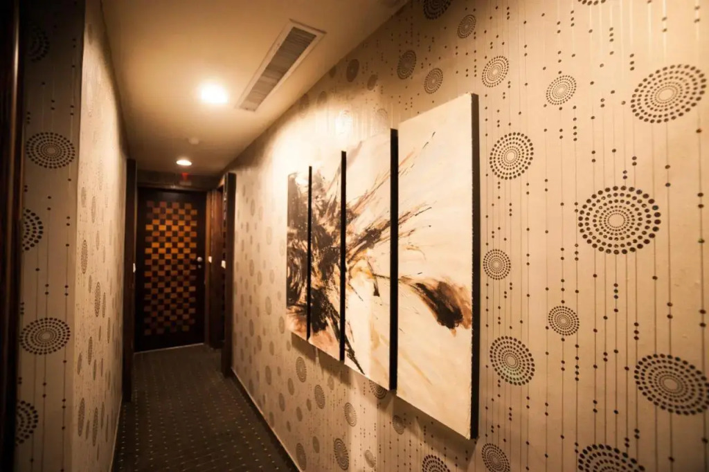 Love Hotel