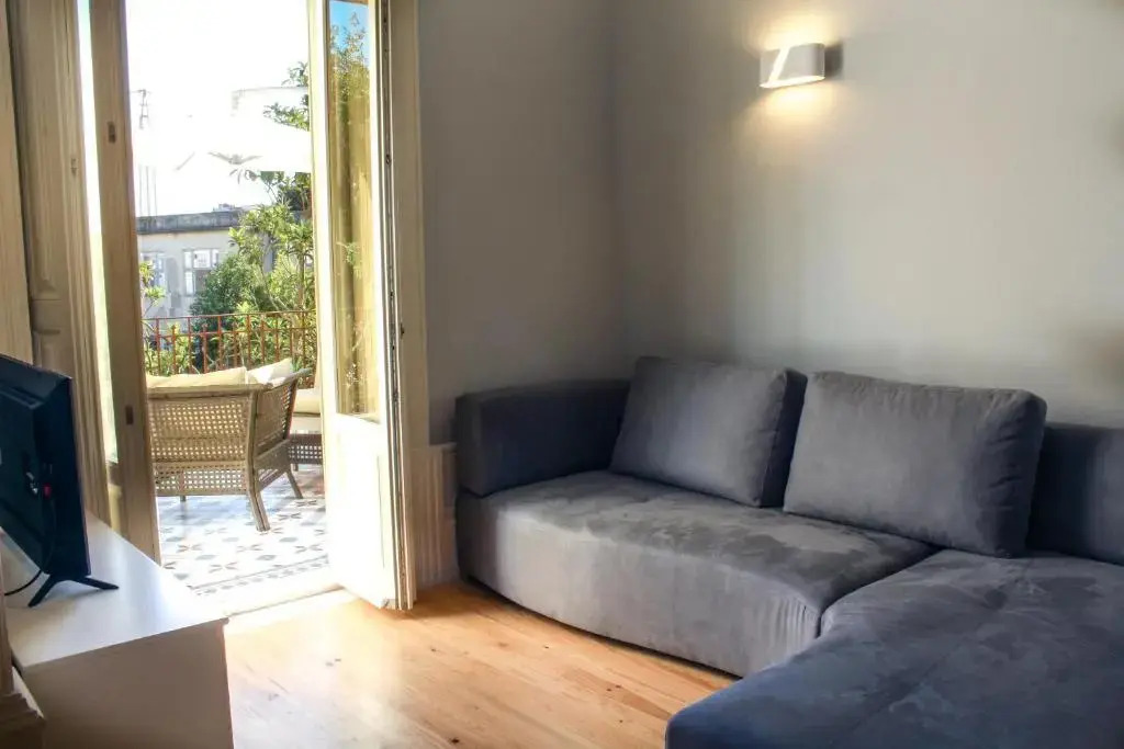Classic Comfort at Porto Center