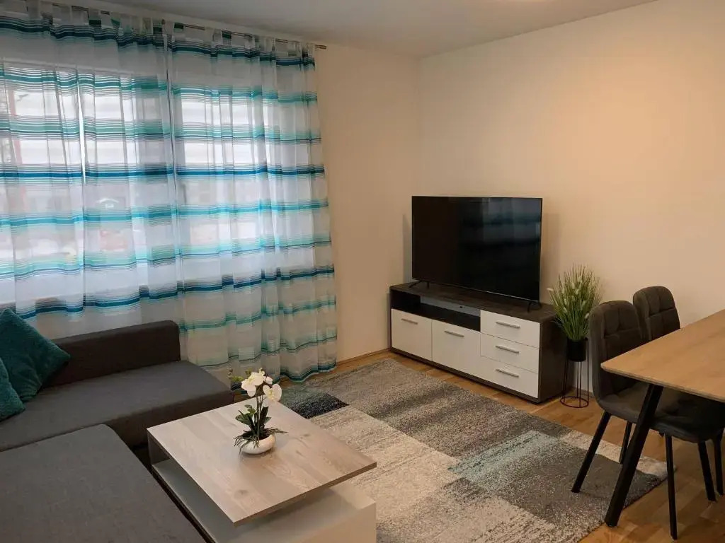 Modern airconditioned city apartment close to VIC