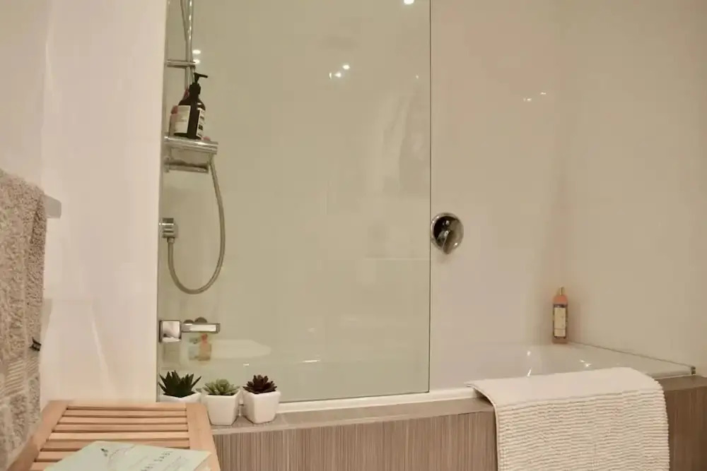 Bright and Open 2 Bedroom Bondi Flat