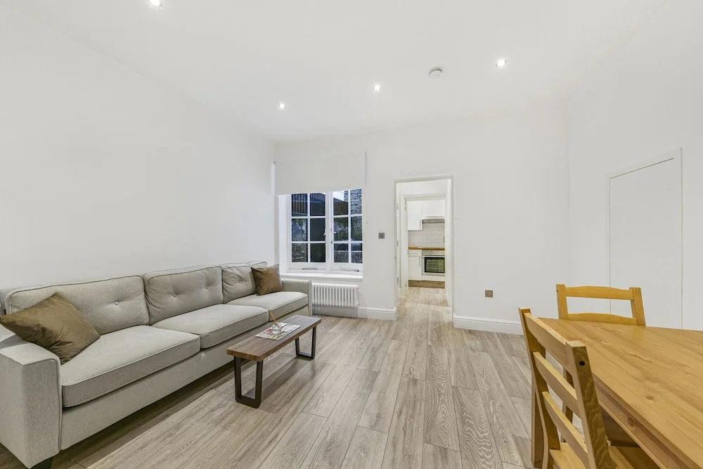 The Knightsbridge Deluxe apartment