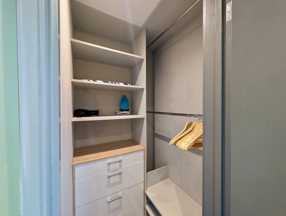 Charming Flat With Free Parking in Prime Location