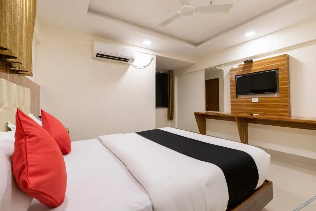 Hotel A.K Intrenational Rooms by OYO Rooms