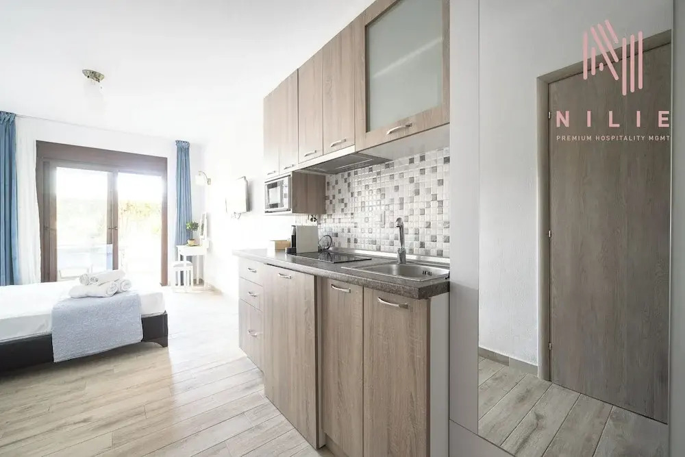 Azur Residences, Nilie Hospitality MGMT