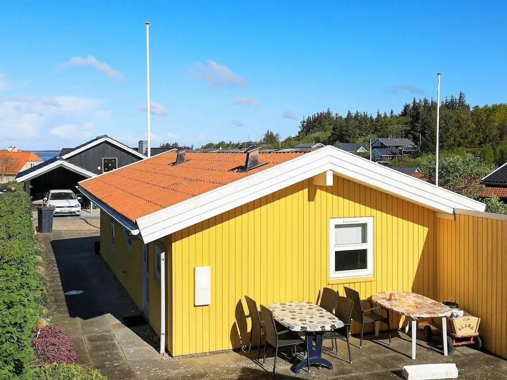 Pleasing Holiday Home in Esbjerg near Sea