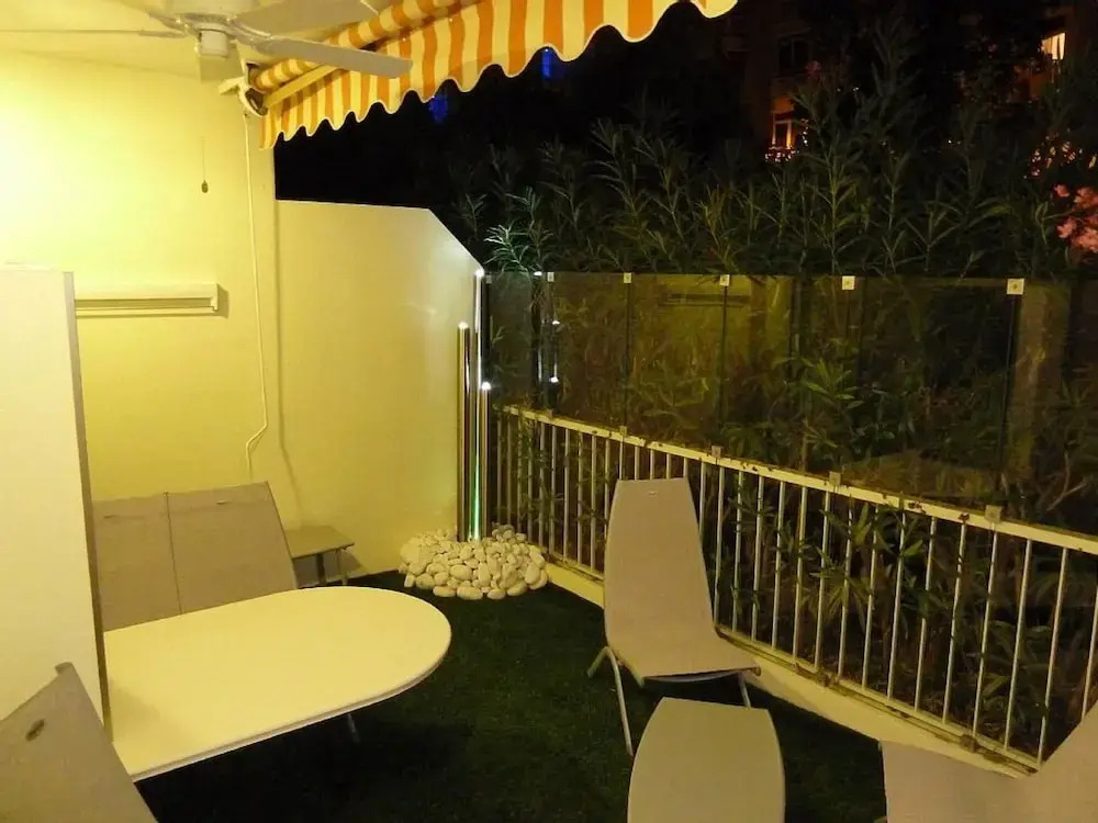 One Bedroom Carlton