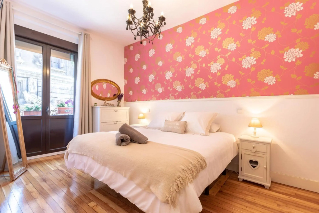 Apartment between Old Town & Guggenheim!! With Parking!!