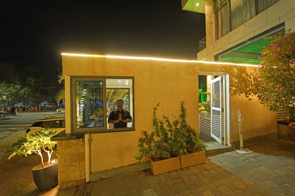 OYO 132 Hotel Royal T