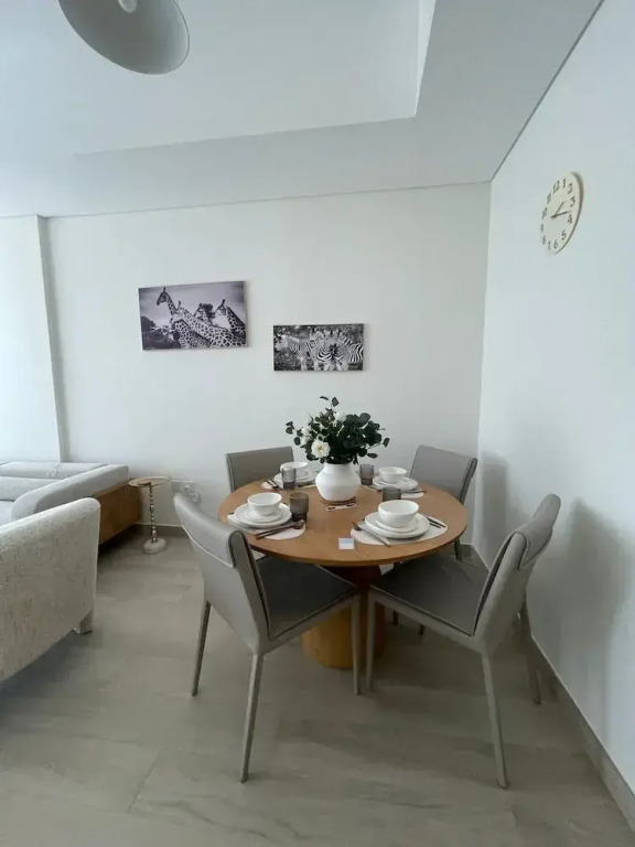 Azizi 1 BR Greek Views - 360 vacation