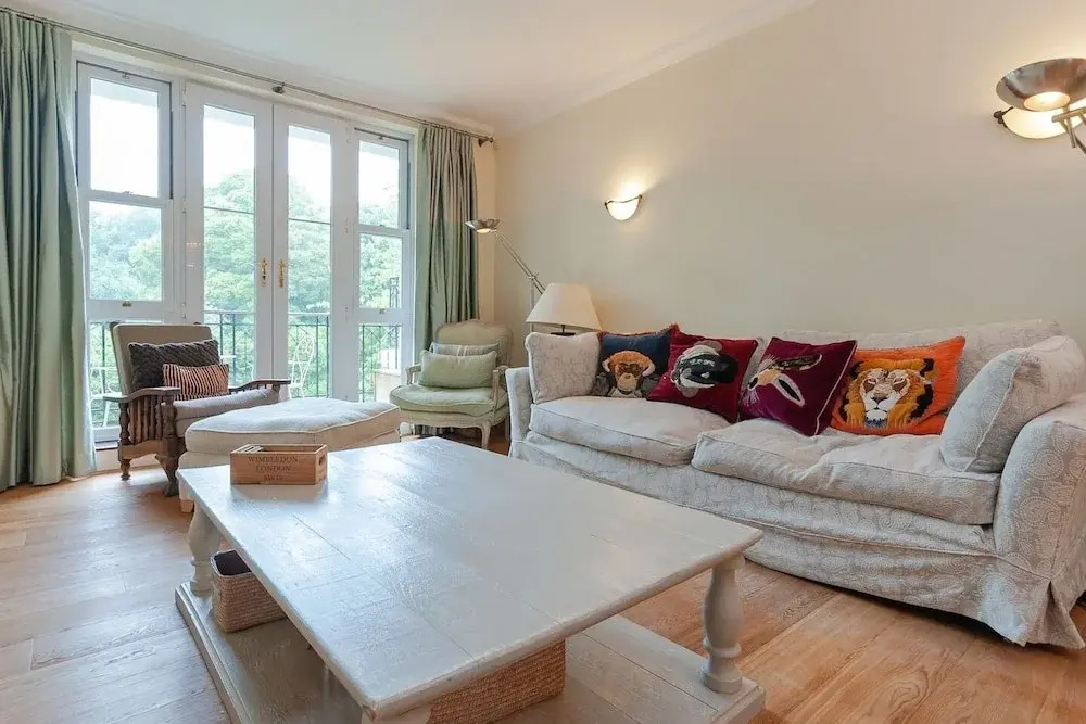 Luxury 2 bed Flat With Garden in Wimbledon